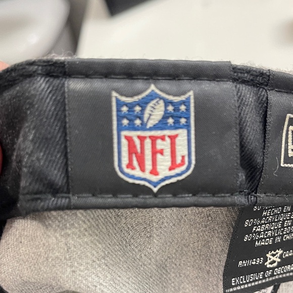 New Era Gray Cap with Black Star Emblem - Picture 7 of 9